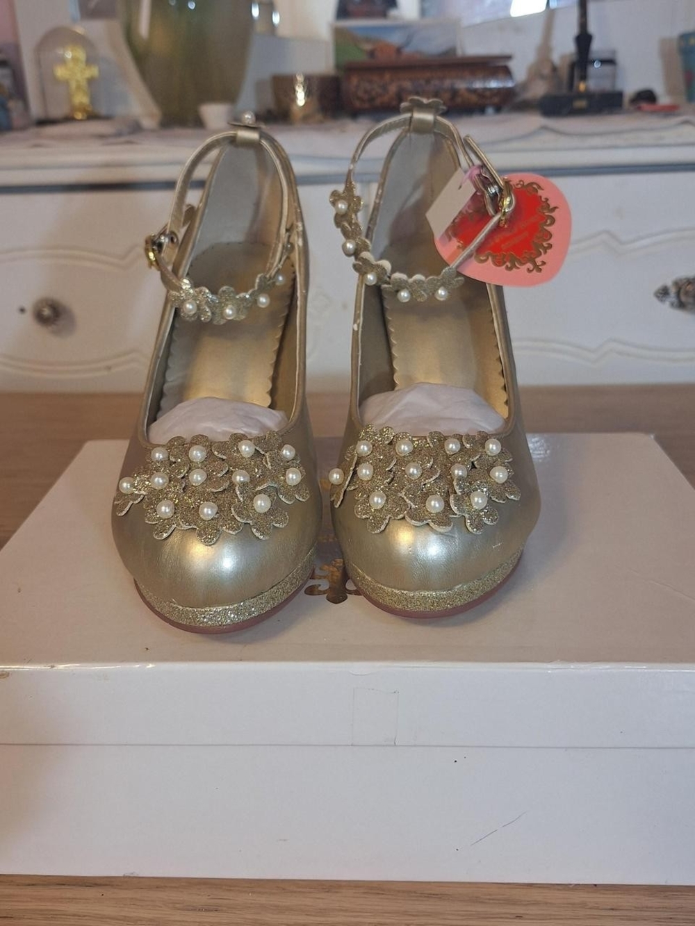 ✨ Baby, the Stars Shine Bright Gold Glitter Floral Pearl Heels (Size L/ US 7.5)